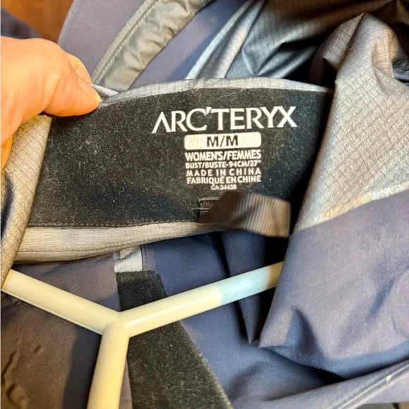 Arc’teryx Beta SV Jacket Shell - Picture 4 of 6